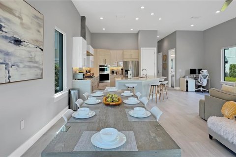 House in Four Corners, Florida 5 bedrooms, 354.79 sq.m. № 1828066 - photo 17