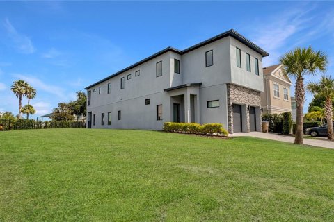 House in Four Corners, Florida 5 bedrooms, 354.79 sq.m. № 1828066 - photo 2