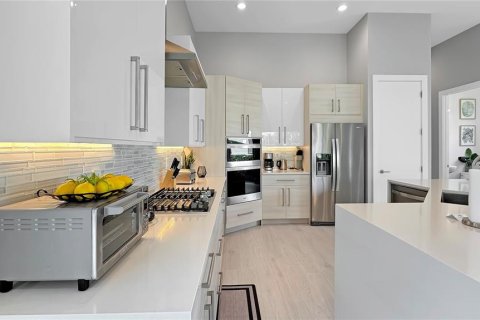 House in Four Corners, Florida 5 bedrooms, 354.79 sq.m. № 1828066 - photo 22
