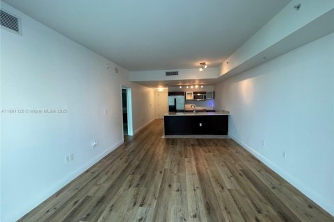 Condo in Miami, Florida, 1 bedroom  № 1944435 - photo 4