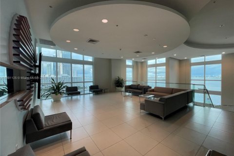 Condo in Miami, Florida, 1 bedroom  № 1944435 - photo 15