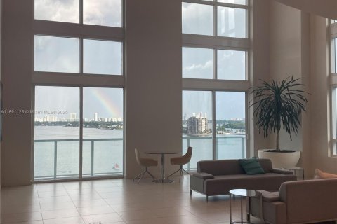 Condo in Miami, Florida, 1 bedroom  № 1944435 - photo 22