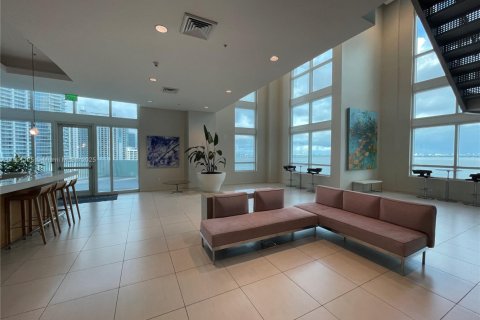 Condo in Miami, Florida, 1 bedroom  № 1944435 - photo 16