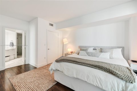 Condo in Miami, Florida, 2 bedrooms  № 1465773 - photo 9