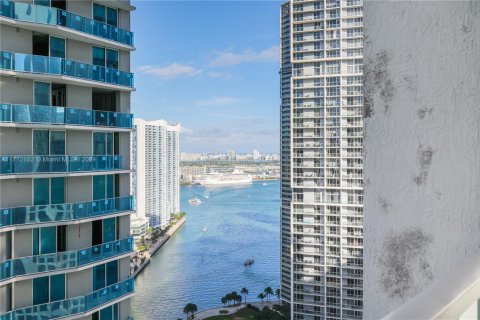 Condo in Miami, Florida, 2 bedrooms  № 1465773 - photo 23