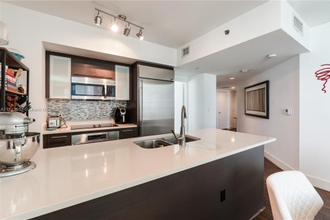 Condo in Miami, Florida, 2 bedrooms  № 1465773 - photo 17