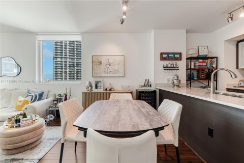 Condo in Miami, Florida, 2 bedrooms  № 1465773 - photo 14