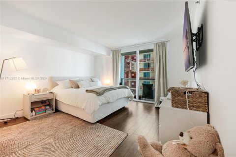 Condo in Miami, Florida, 2 bedrooms  № 1465773 - photo 10