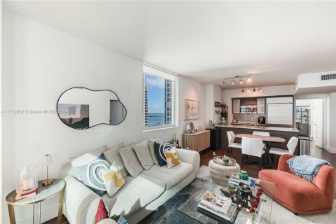 Condo in Miami, Florida, 2 bedrooms  № 1465773 - photo 7