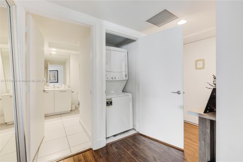 Condo in Miami, Florida, 2 bedrooms  № 1465773 - photo 19