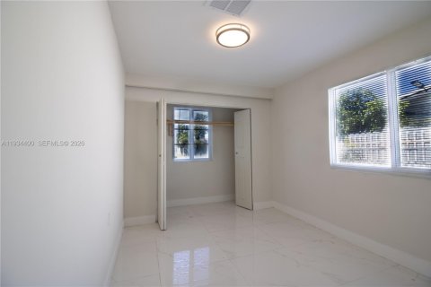 Casa en venta en Miami, Florida, 3 dormitorios, 172.8 m2 № 2000402 - foto 14