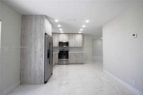 Casa en venta en Miami, Florida, 3 dormitorios, 172.8 m2 № 2000402 - foto 8