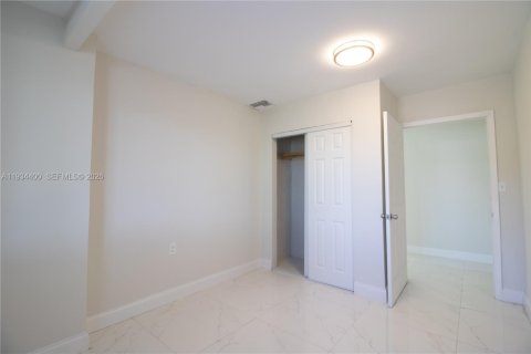 Casa en venta en Miami, Florida, 3 dormitorios, 172.8 m2 № 2000402 - foto 21