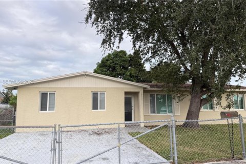 Casa en Miami, Florida 3 dormitorios, 172.8 m2 № 2000402