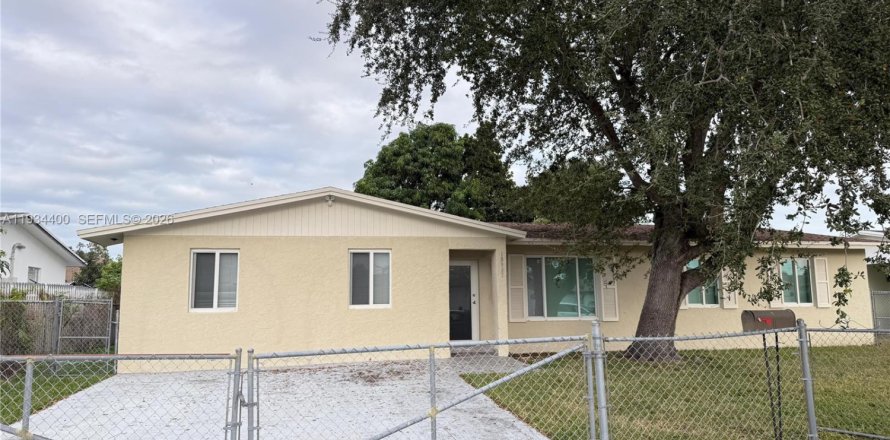 Casa en Miami, Florida 3 dormitorios, 172.8 m2 № 2000402