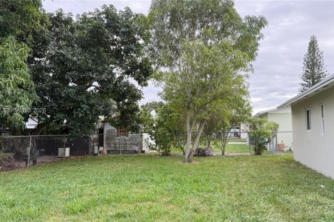 Casa en venta en Miami, Florida, 3 dormitorios, 172.8 m2 № 2000402 - foto 6