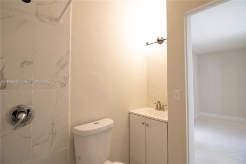Casa en venta en Miami, Florida, 3 dormitorios, 172.8 m2 № 2000402 - foto 19