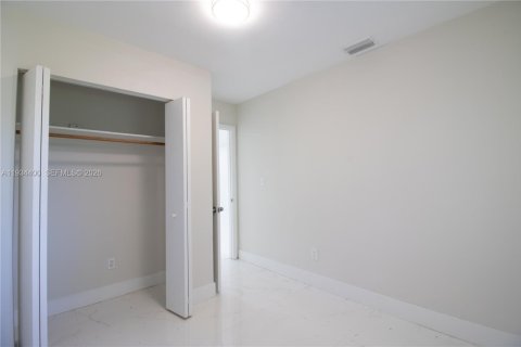 Casa en venta en Miami, Florida, 3 dormitorios, 172.8 m2 № 2000402 - foto 25
