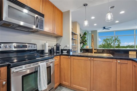 Condo in Orlando, Florida, 2 bedrooms  № 1854124 - photo 11