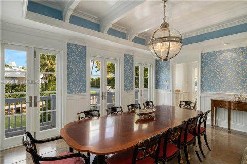 House in Key Biscayne, Florida 4 bedrooms, 765.51 sq.m. № 1997234 - photo 14