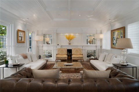 House in Key Biscayne, Florida 4 bedrooms, 765.51 sq.m. № 1997234 - photo 12