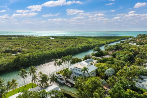 House in Key Biscayne, Florida 4 bedrooms, 765.51 sq.m. № 1997234 - photo 2