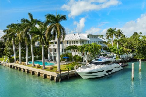 House in Key Biscayne, Florida 4 bedrooms, 765.51 sq.m. № 1997234