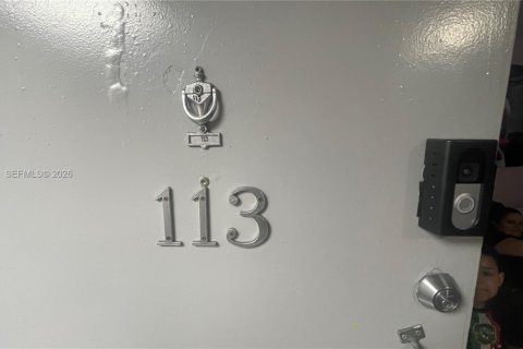 Condominio en venta en Hialeah, Florida, 1 dormitorio, 51.1 m2 № 2046557 - foto 2
