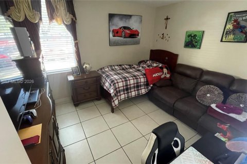 Condominio en venta en Hialeah, Florida, 1 dormitorio, 51.1 m2 № 2046557 - foto 7