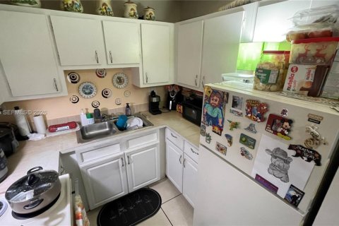 Condominio en venta en Hialeah, Florida, 1 dormitorio, 51.1 m2 № 2046557 - foto 6