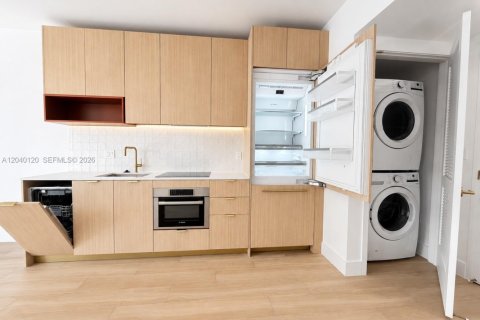 Condo in Miami, Florida, 1 bedroom  № 2086431 - photo 17