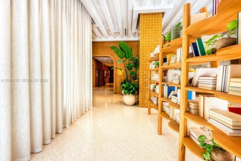 Condo in Miami, Florida, 1 bedroom  № 2086431 - photo 30
