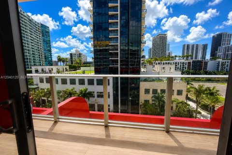Condo in Miami, Florida, 1 bedroom  № 2086431 - photo 6