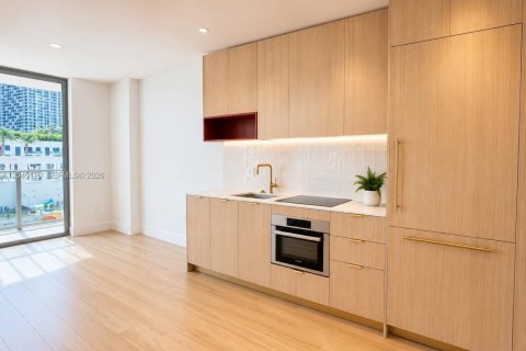 Condo in Miami, Florida, 1 bedroom  № 2086431 - photo 9