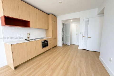 Condo in Miami, Florida, 1 bedroom  № 2086431 - photo 14