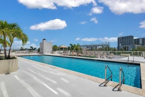 Condominio en venta en Miami, Florida, 1 dormitorio, 74.69 m2 № 2027932 - foto 24