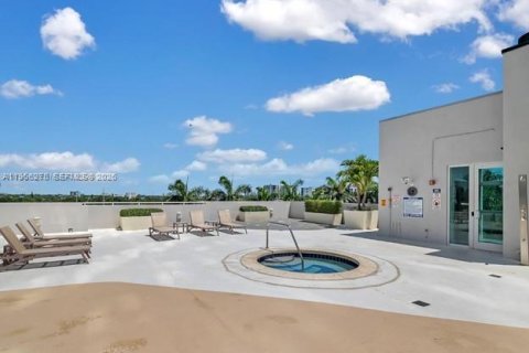 Condominio en venta en Miami, Florida, 1 dormitorio, 74.69 m2 № 2027932 - foto 22