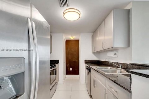 Condominio en venta en Miami, Florida, 1 dormitorio, 74.69 m2 № 2027932 - foto 14