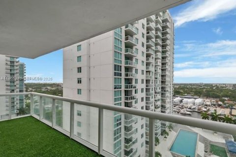 Condominio en venta en Miami, Florida, 1 dormitorio, 74.69 m2 № 2027932 - foto 25