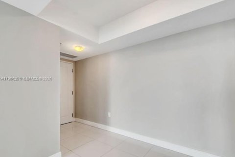 Condominio en venta en Miami, Florida, 1 dormitorio, 74.69 m2 № 2027932 - foto 10
