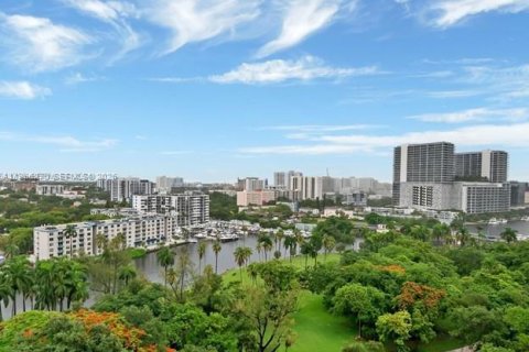 Condominio en venta en Miami, Florida, 1 dormitorio, 74.69 m2 № 2027932 - foto 28