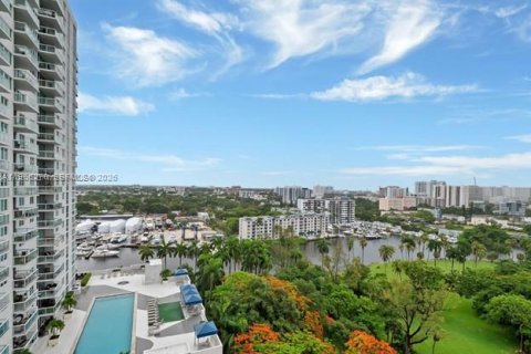 Condominio en Miami, Florida, 1 dormitorio  № 2027932