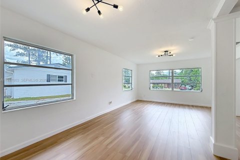 Villa ou maison à vendre à Ocala, Floride: 3 chambres, 193.61 m2 № 2059365 - photo 8