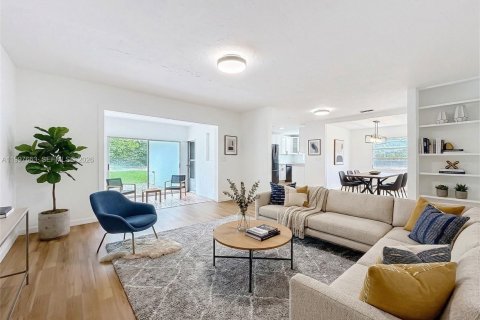 Villa ou maison à vendre à Ocala, Floride: 3 chambres, 193.61 m2 № 2059365 - photo 2