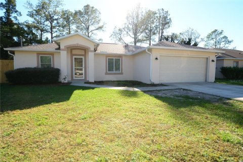 House in Palm Coast, Florida 3 bedrooms, 112.6 sq.m. № 1799729 - photo 1
