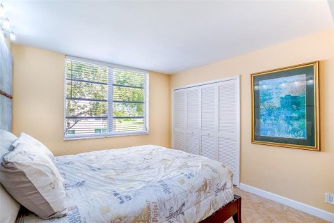 Condo in Pompano Beach, Florida, 3 bedrooms  № 2172498 - photo 11