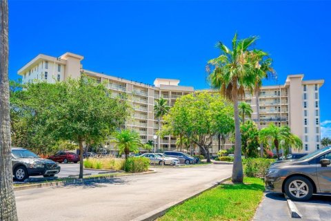 Condo in Pompano Beach, Florida, 3 bedrooms  № 2172498 - photo 19