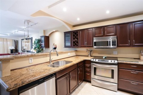 Condo in Pompano Beach, Florida, 3 bedrooms  № 2172498 - photo 5