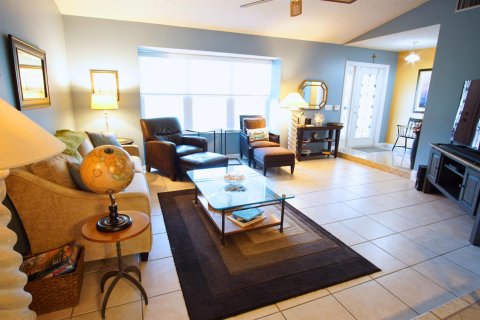 Villa ou maison à vendre à Lake Clarke Shores, Floride: 4 chambres, 196.58 m2 № 2192729 - photo 8
