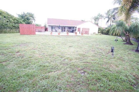 Villa ou maison à vendre à Lake Clarke Shores, Floride: 4 chambres, 196.58 m2 № 2192729 - photo 27